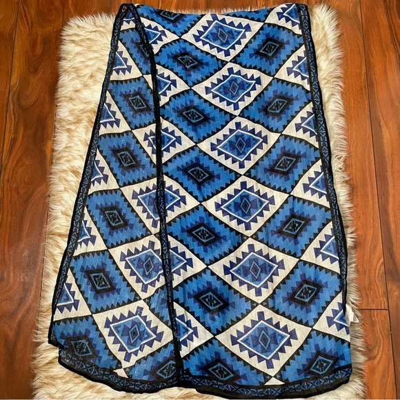 Chico’s linen scarf - Picture 3 of 5